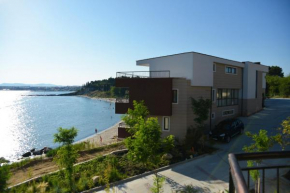Отель Akrotiriya Apartments Suit  Несебыр